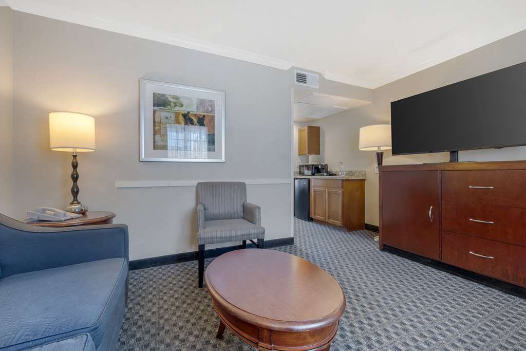 Best Western Plus Marina Shores Hotel - photo 45