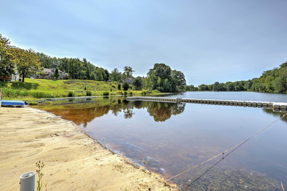 Deck Fire Pit And Pool Access at Poconos Retreat - photo 41