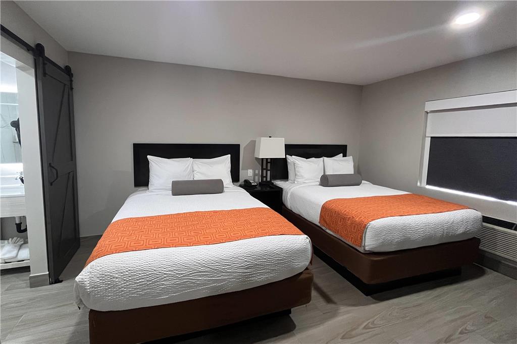 Howard Johnson by Wyndham Flagstaff University West - photo 17
