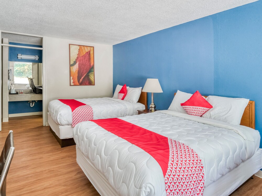 OYO Hotel Battleboro - photo 7