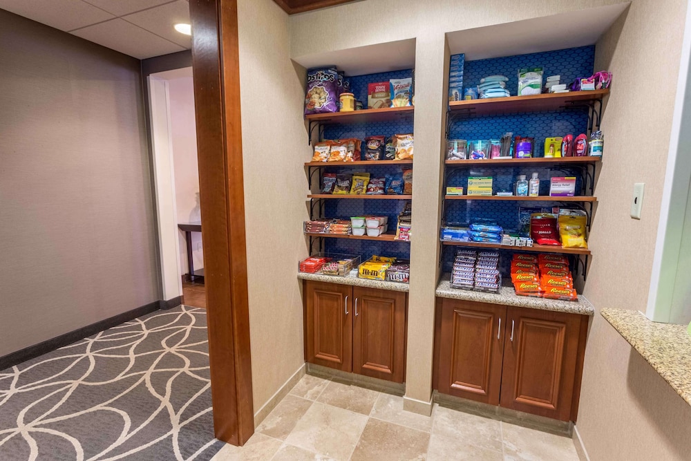 Hampton Inn & Suites Tilton - photo 46