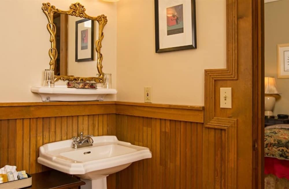 The Victoria Inn - photo 36