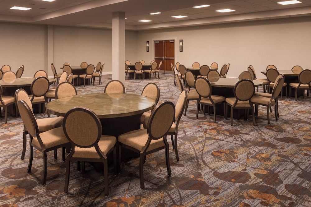 Sheraton Dallas Hotel by the Galleria - photo 42
