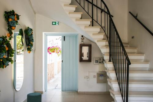 Siogkas Inn - carbon neutral hotel in Deryneia