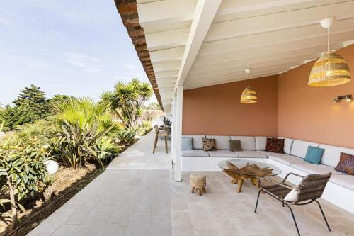 Estoril Contemporary Garden Villa by CadenzaLux — 4-Star Luxury Hotel in Cascais, Portugal