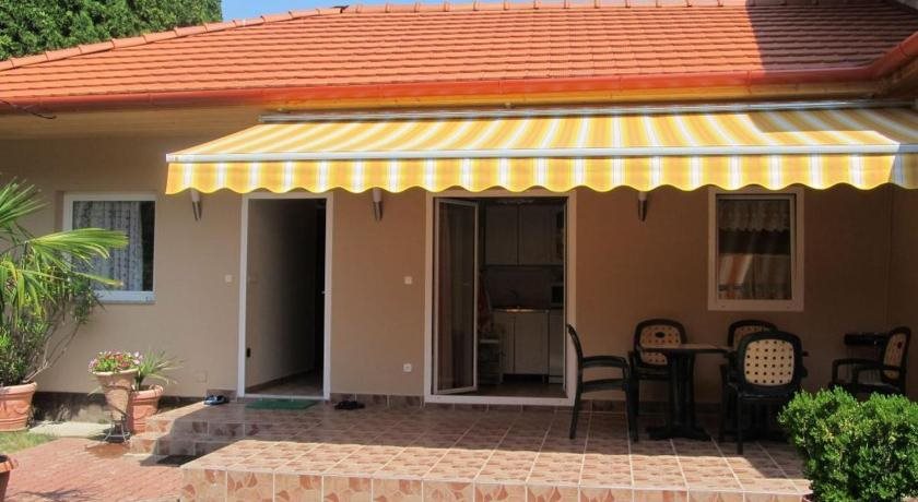 Szetti Nyaraló in Balatonszarszo, Hungary