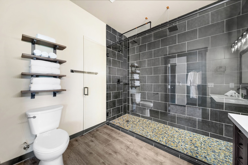 The Suites at Prairie Falls & Event Center - photo 47