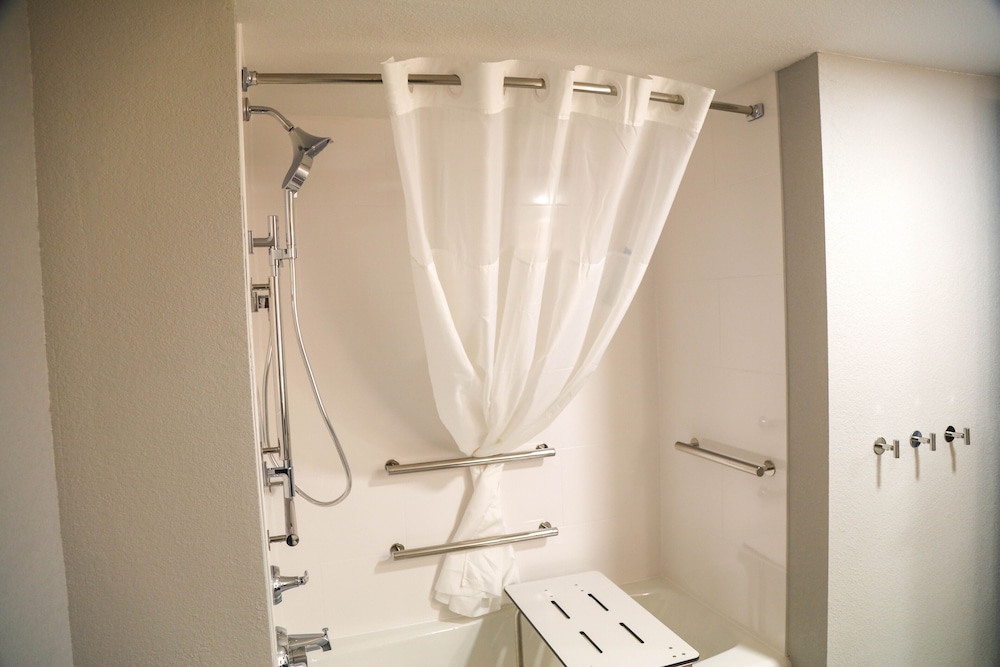 Hampton Inn Lead - photo 15