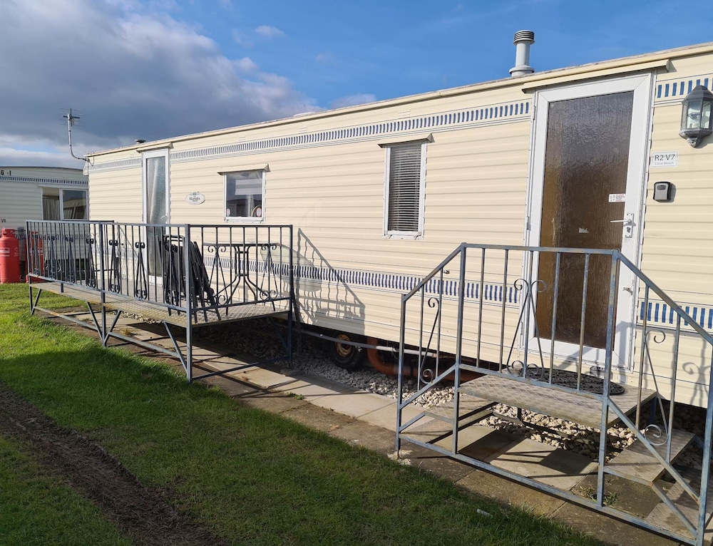 Caravan for Rent Coral Beach R2v7 Ingoldmells in Skegness, United Kingdom