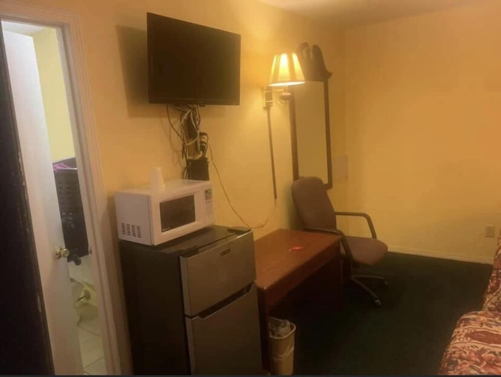Economy INN poteau - photo 2