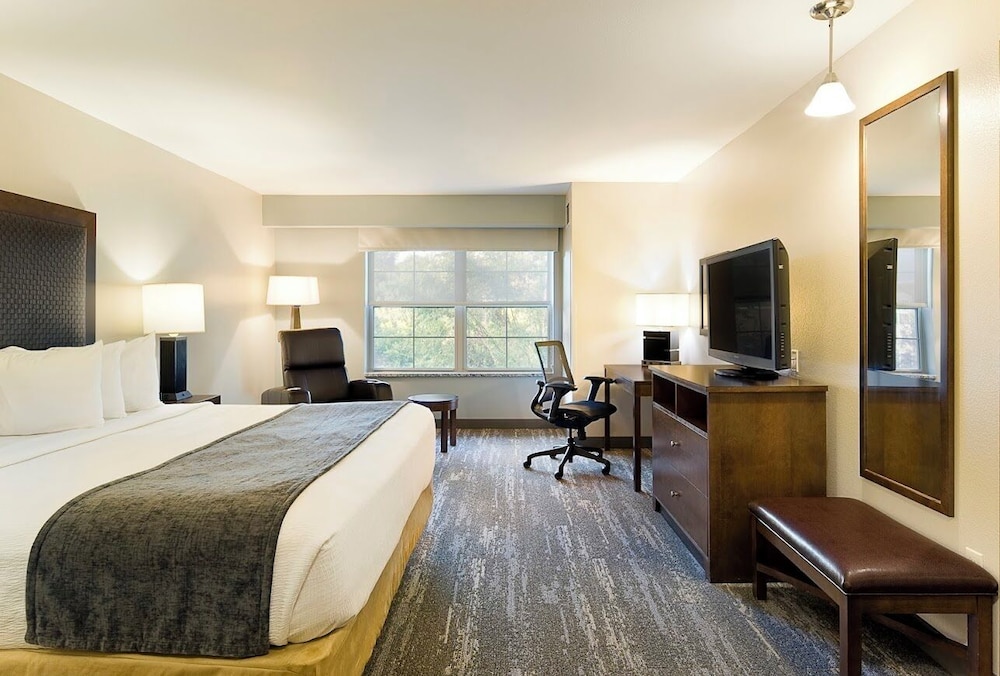 Clubhouse Hotel & Suites Pierre - featured photo