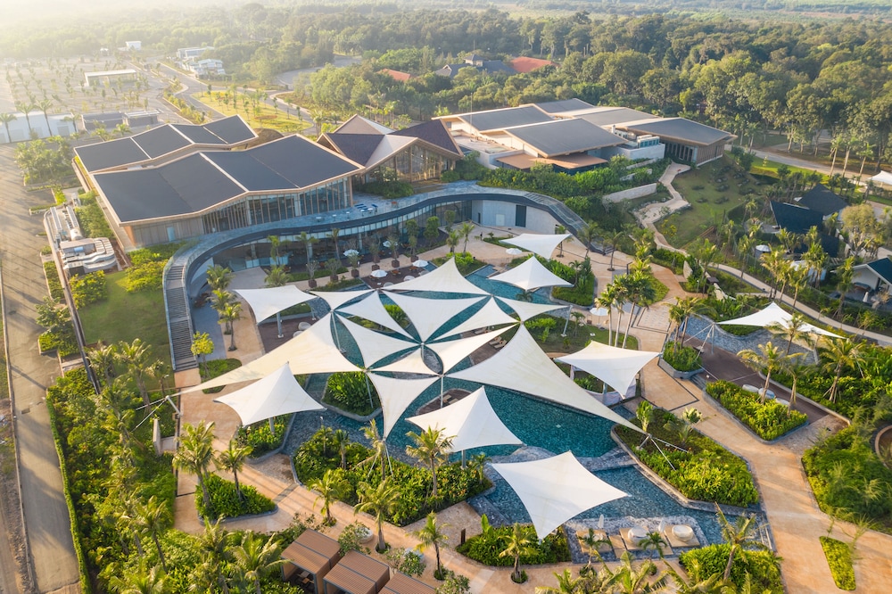 Minera Hot Springs Binh Chau — 4-Star Luxury Hotel in Ho Chi Minh City, Vietnam