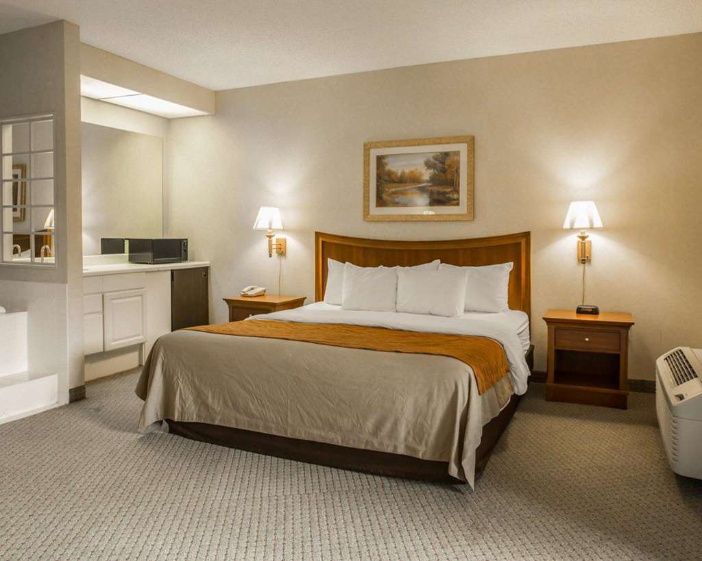 Rodeway Inn & Suites Cherokee On the River - photo 26