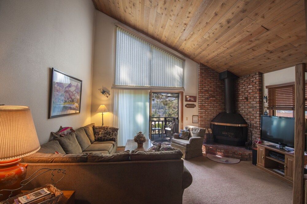 Mammoth Slopes Lodging - photo 15