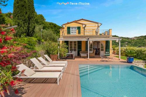 Villa Grecale Terre Marine — 4-Star Luxury Hotel in La Spezia, Italy