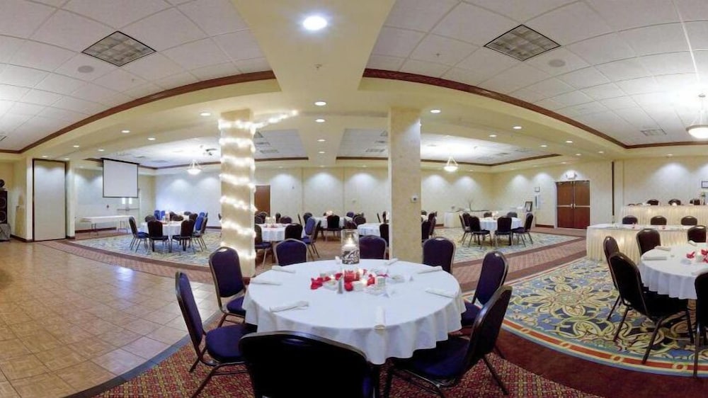Holiday Inn Quincy East by IHG - photo 34