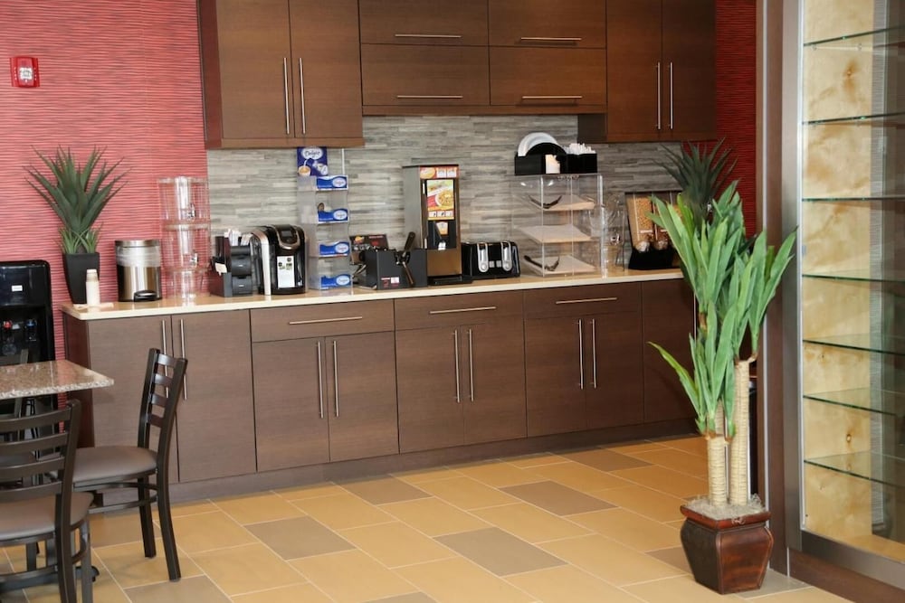 Red Carpet Inn Elmwood Park - photo 37