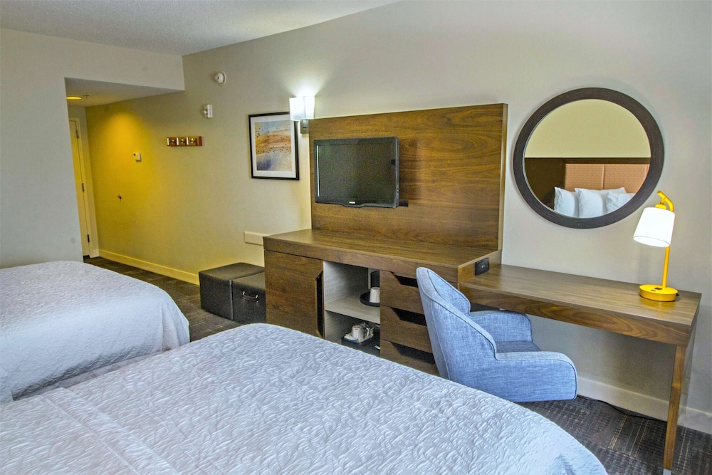 Hampton Inn & Suites Chesapeake Battlefield Blvd. - photo 10