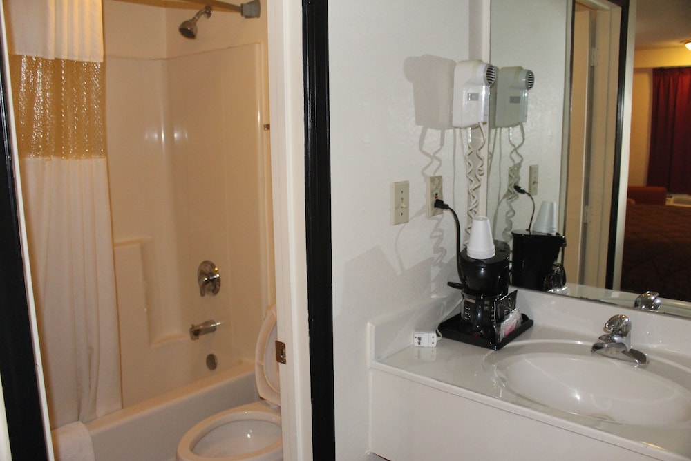 Americas Best Value Inn Fredericksburg N - photo 33