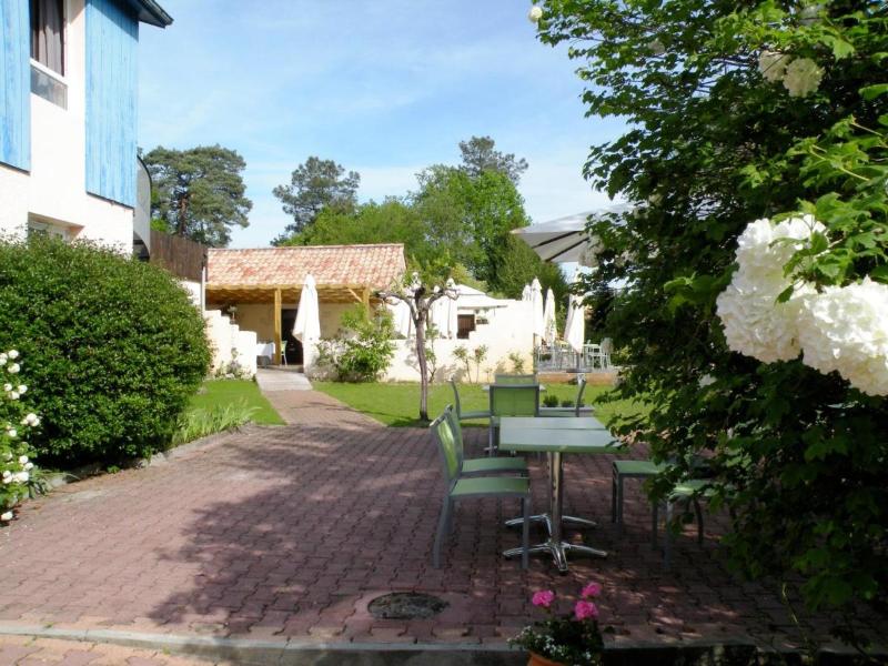 Logis Hôtels Le Pont Bernet Hotel 2 étoiles et restaurant — hotel in Le Pian-Medoc