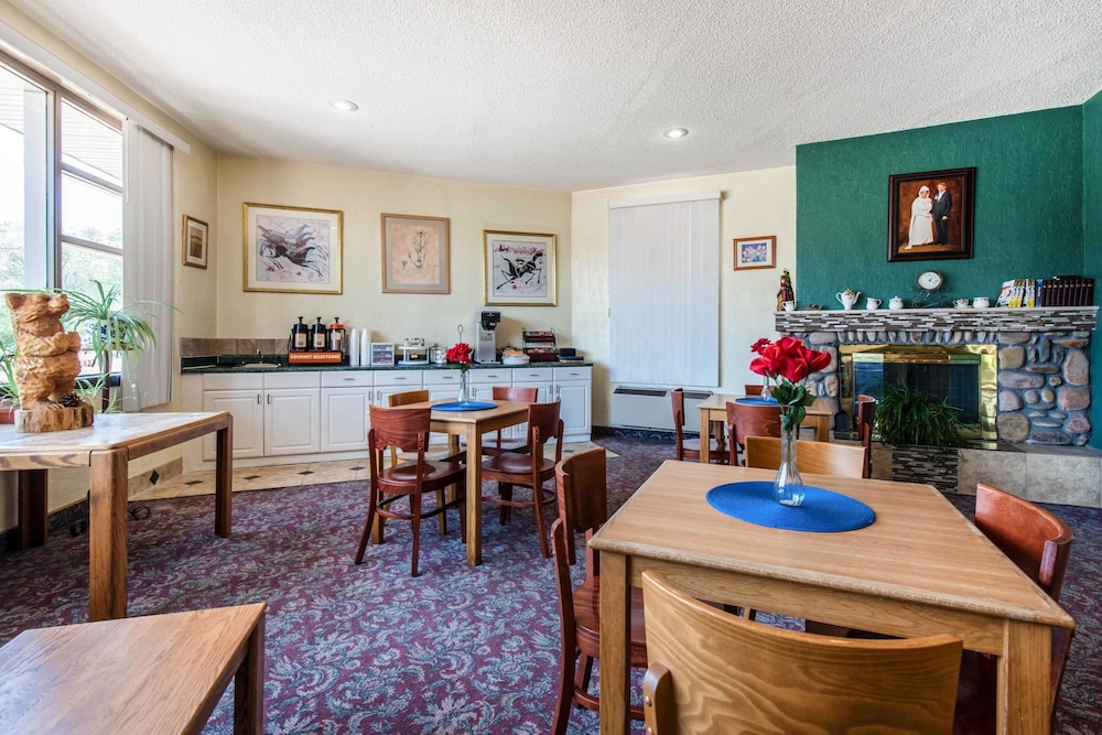 Rodeway Inn & Suites Colorado Springs CO - photo 21