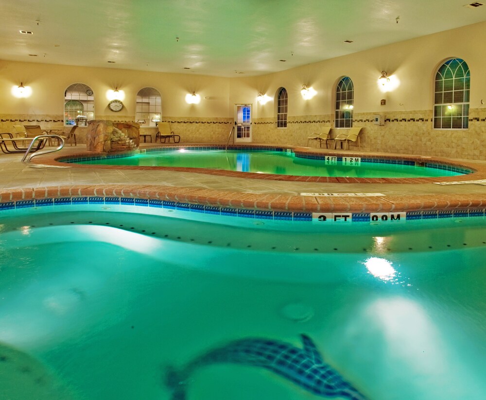 Holiday Inn Express & Suites Levelland by IHG - photo 20