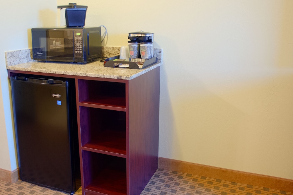 Cobblestone Inn and Suites Winterset - photo 22