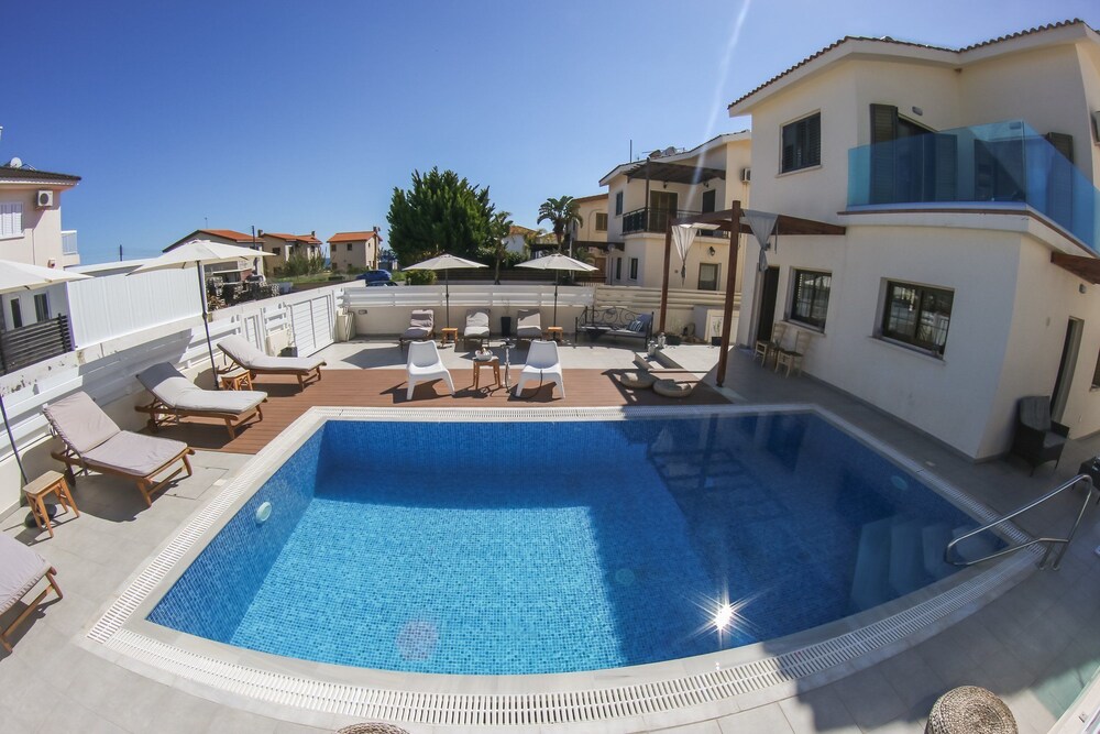 Villa Alexandra by Ezoria Villas