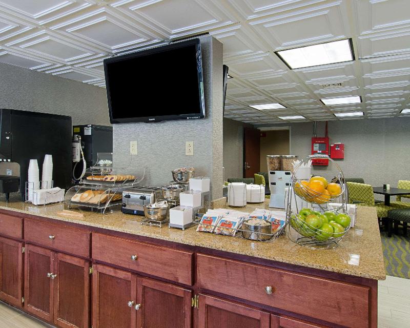 Quality Inn & Suites - photo 42