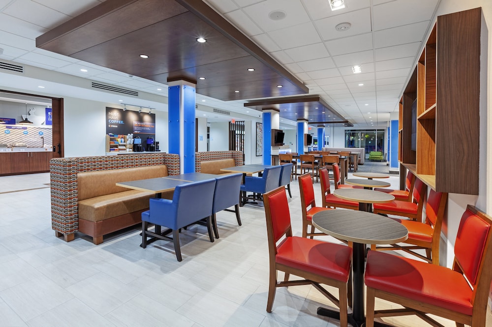 Holiday Inn Express & Suites Tulsa Northeast Owasso by IHG - photo 31