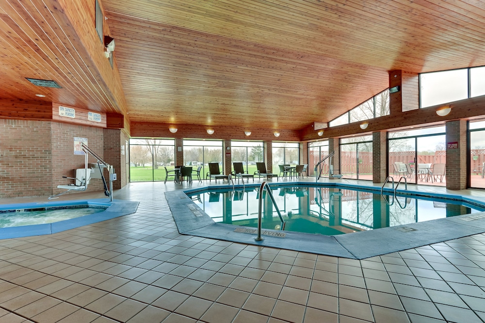 Holiday Inn Express Hotel & Suites Bad Axe by IHG - photo 41