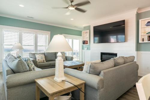 Wait N Sea by Oak Island Accommodations - photo 15