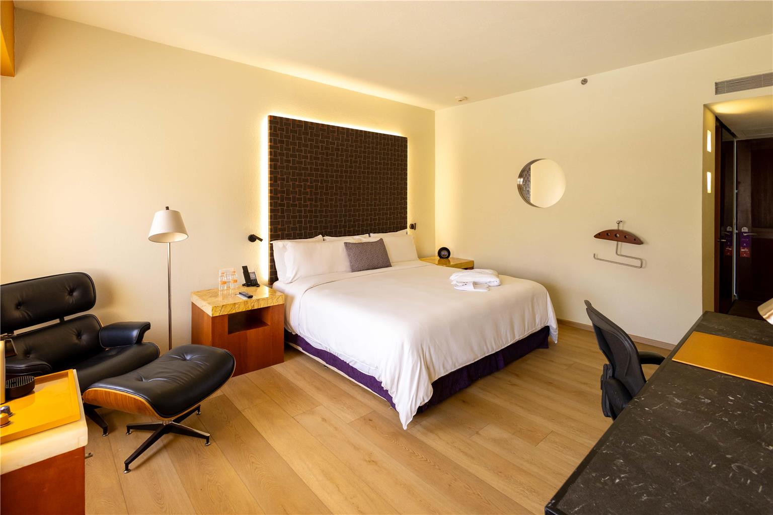 BMONTV ROOM