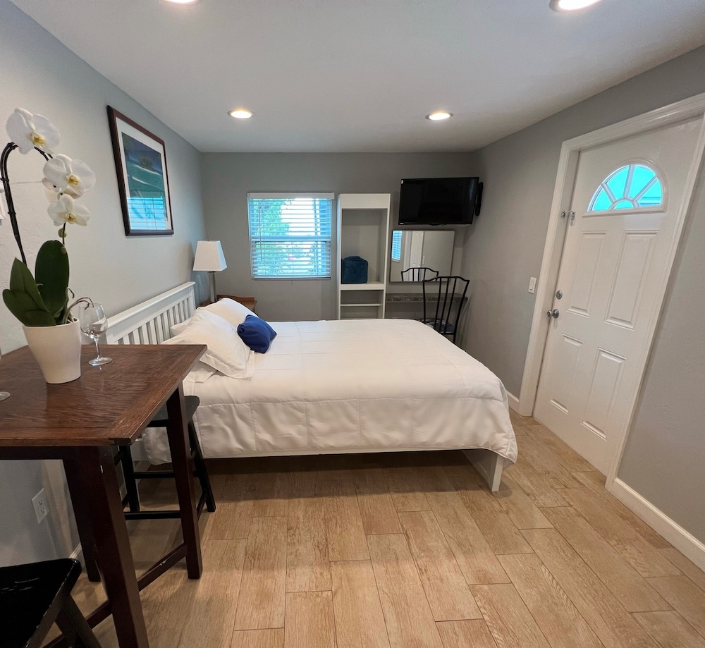 Sunset Cove Beach Resort - photo 29