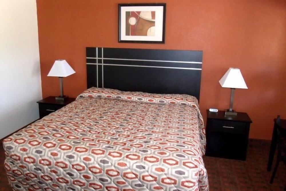 Woodlawn Hills Motel - photo 12