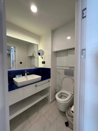 Orbi Sea View Studio Apartment