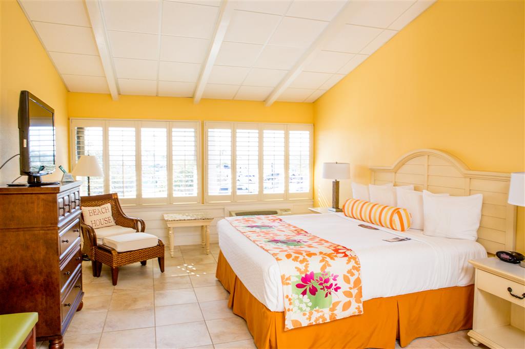 Best Western Plus Yacht Harbor Inn - photo 7
