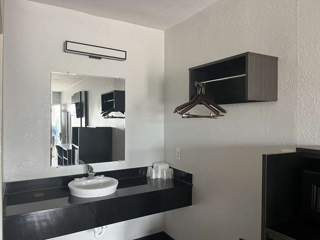 Motel6 Seguin TX - photo 9
