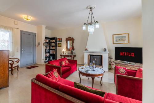 3BDR Sunny Apartment Corfu Town — 4-Star Luxury Hotel in Alepou, Greece