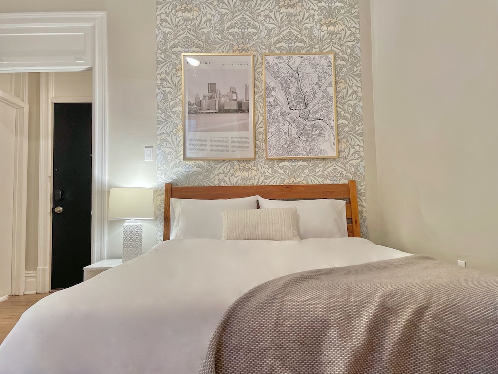 The Warhola Bloomfield - photo 6