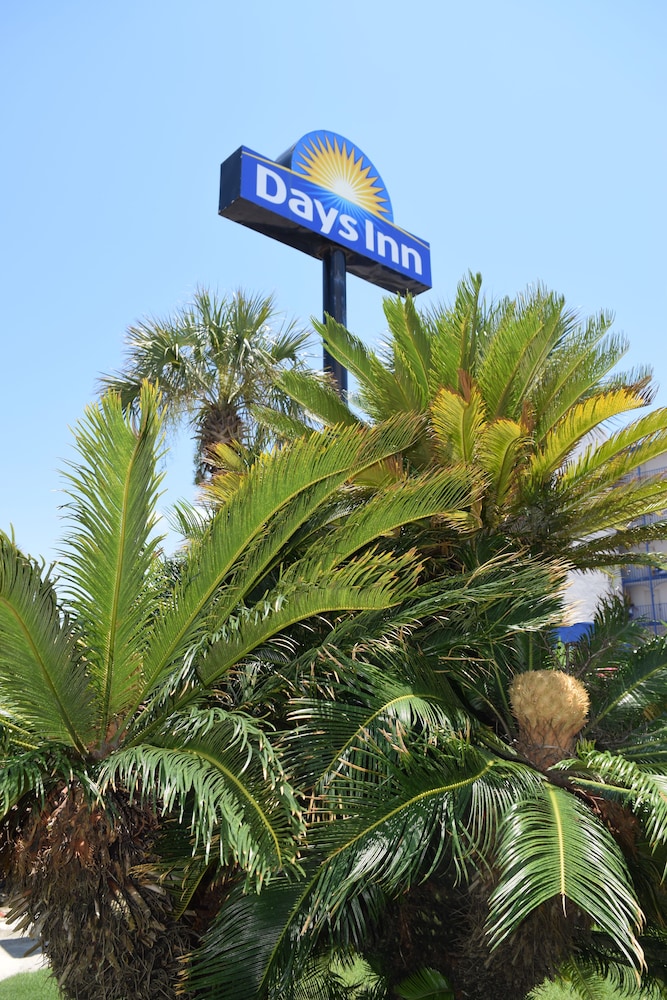 Days Inn by Wyndham Panama City Beach Beachfront Resort - photo 79