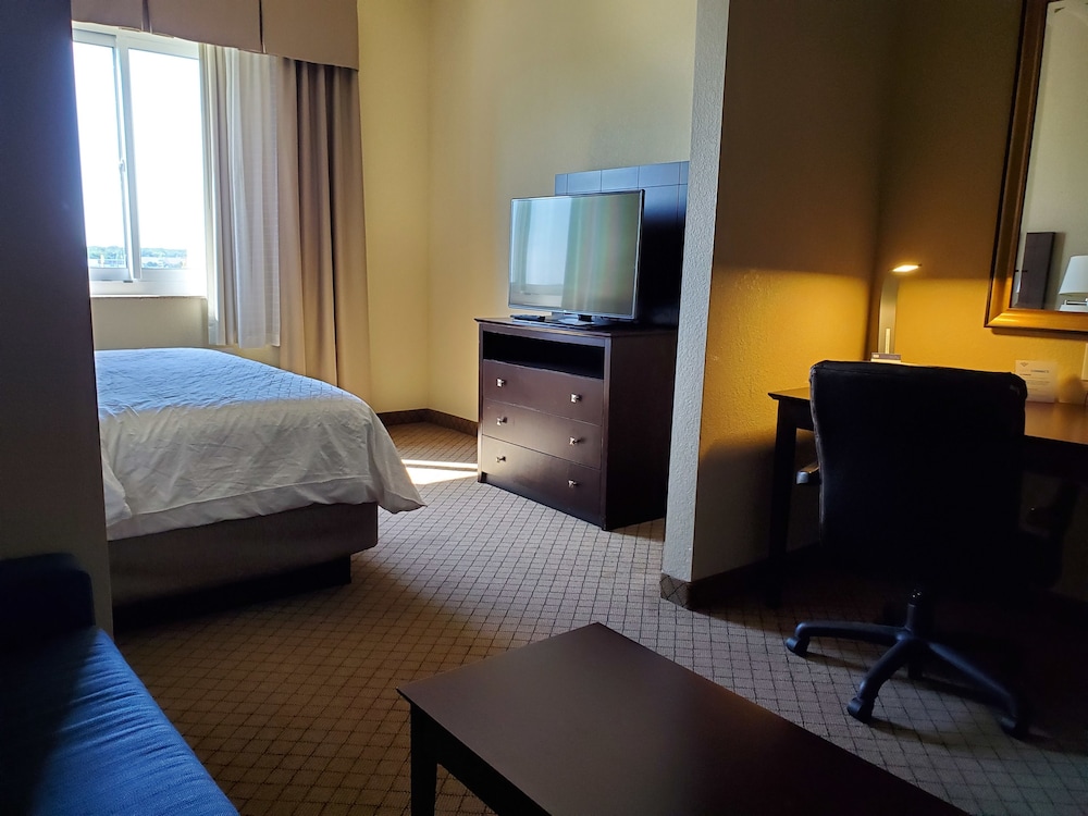 Holiday Inn Express Hotel and Suites Mankato East by IHG - photo 16