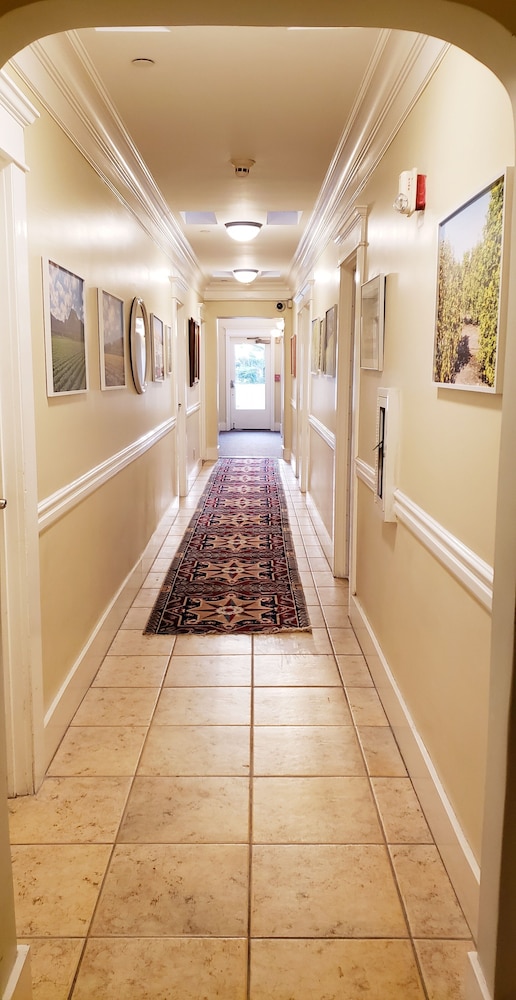 Santa Paula Inn - photo 40