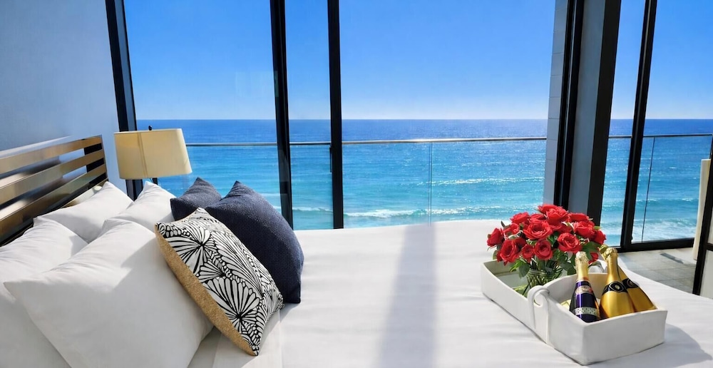 Ocean View Luxury Condo — 4-Star Luxury Hotel in San Diego, United States
