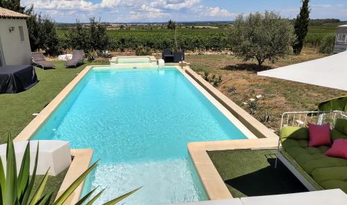 Domaine 1902 piscine billard boulodrome 14 pers — hotel in Servian