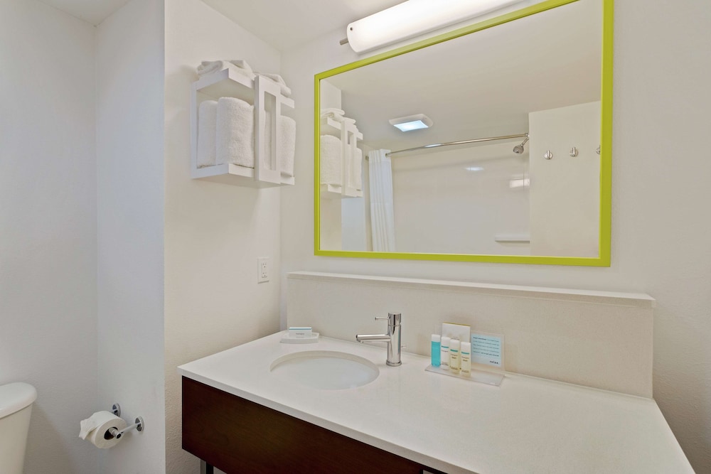 Hampton Inn & Suites Orlando Intl Dr N - photo 35