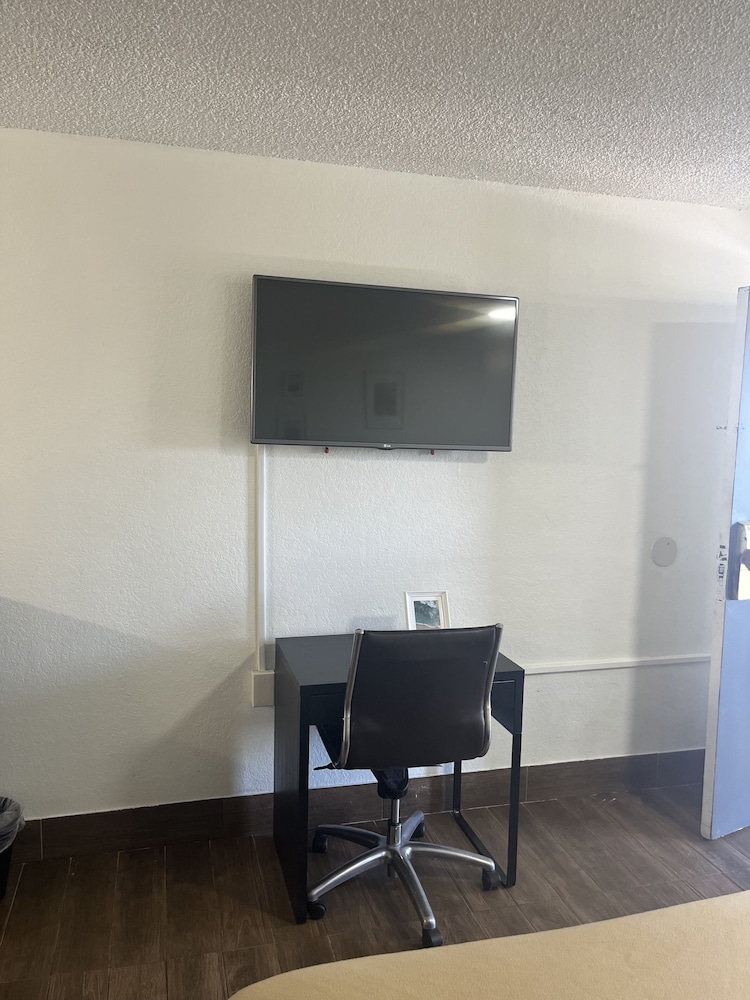 A Victory Inn & Suites Phoenix North - photo 9