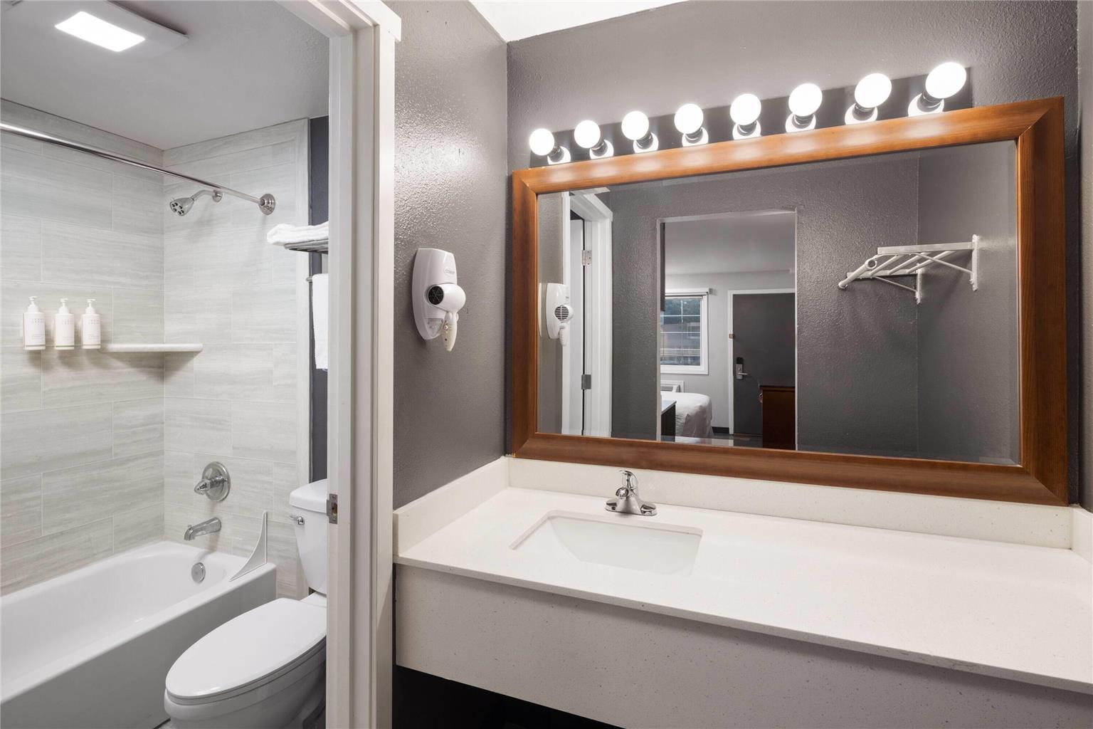 Basecamp Puyallup a Travelodge by Wyndham - photo 22