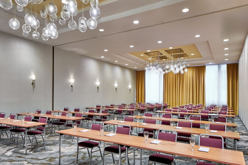 Courtyard by Marriott Portland City Center - photo 50