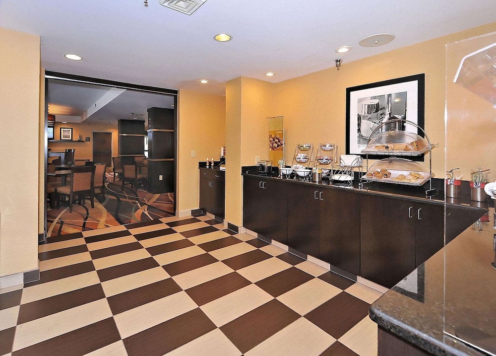 Hampton Inn Eden - photo 19